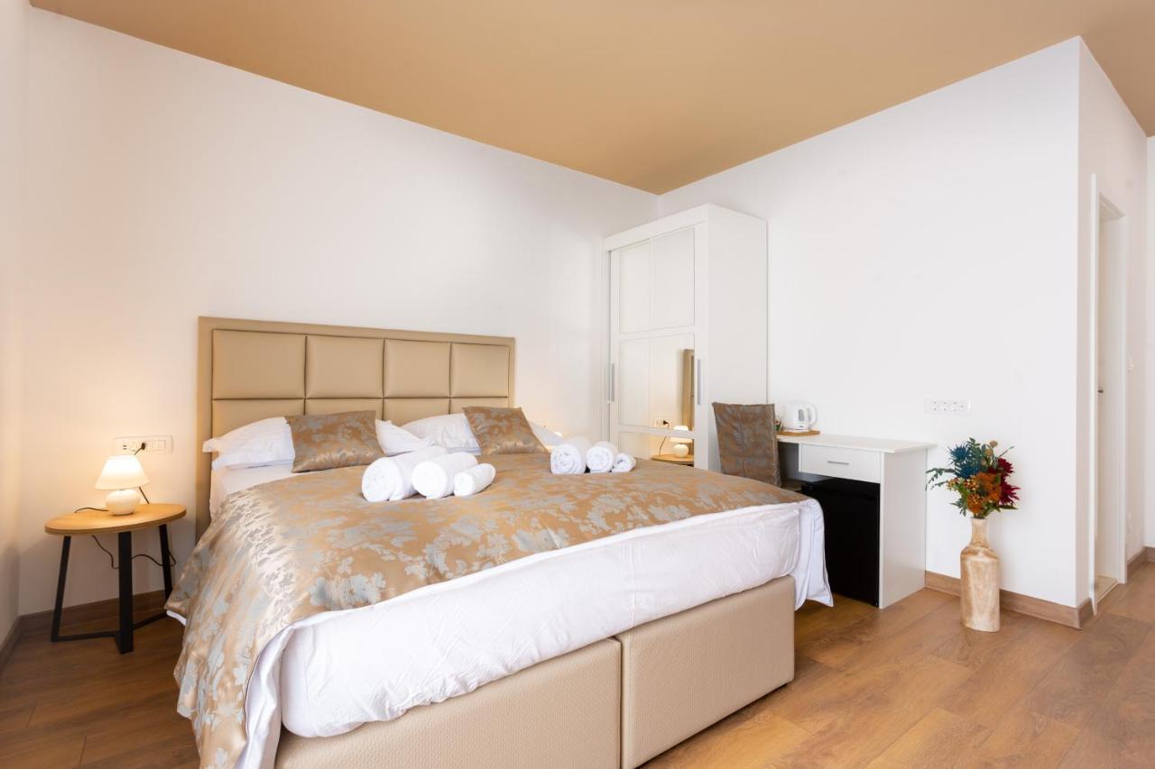 Luxury Rooms Fetivi สปลิท ภายนอก รูปภาพ