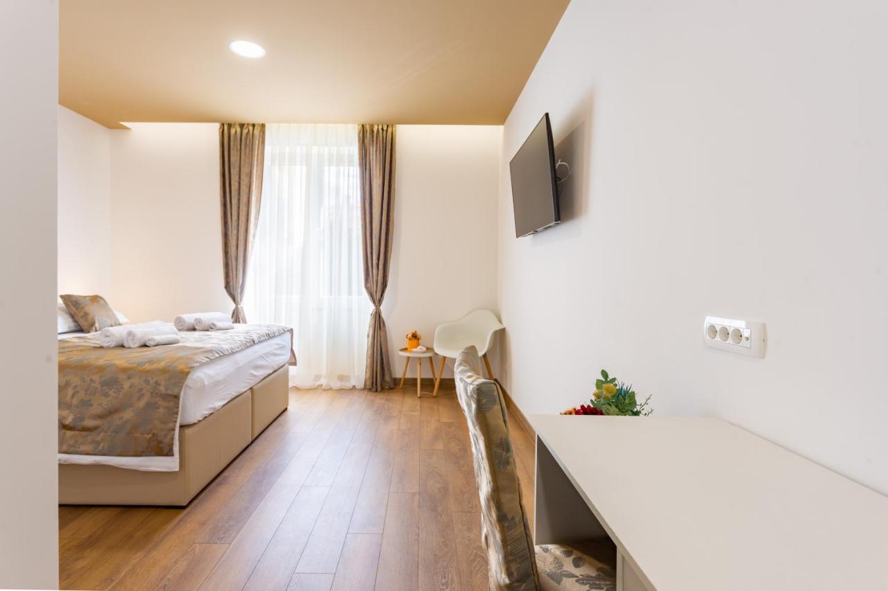 Luxury Rooms Fetivi สปลิท ภายนอก รูปภาพ