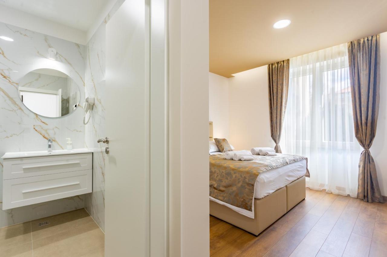 Luxury Rooms Fetivi สปลิท ภายนอก รูปภาพ