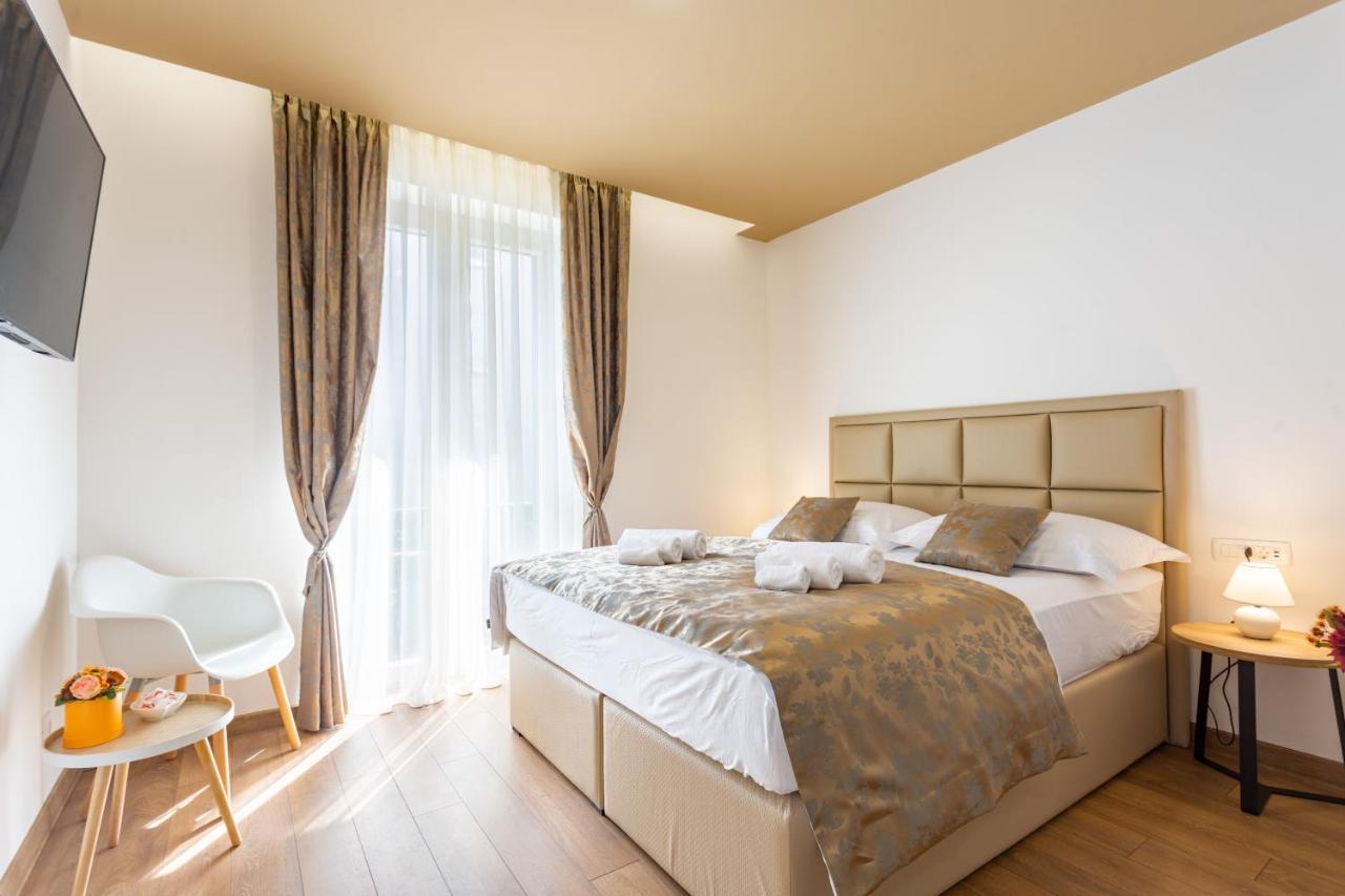 Luxury Rooms Fetivi สปลิท ภายนอก รูปภาพ
